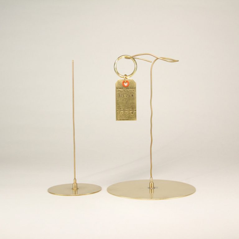 BRASS WIRE STAND