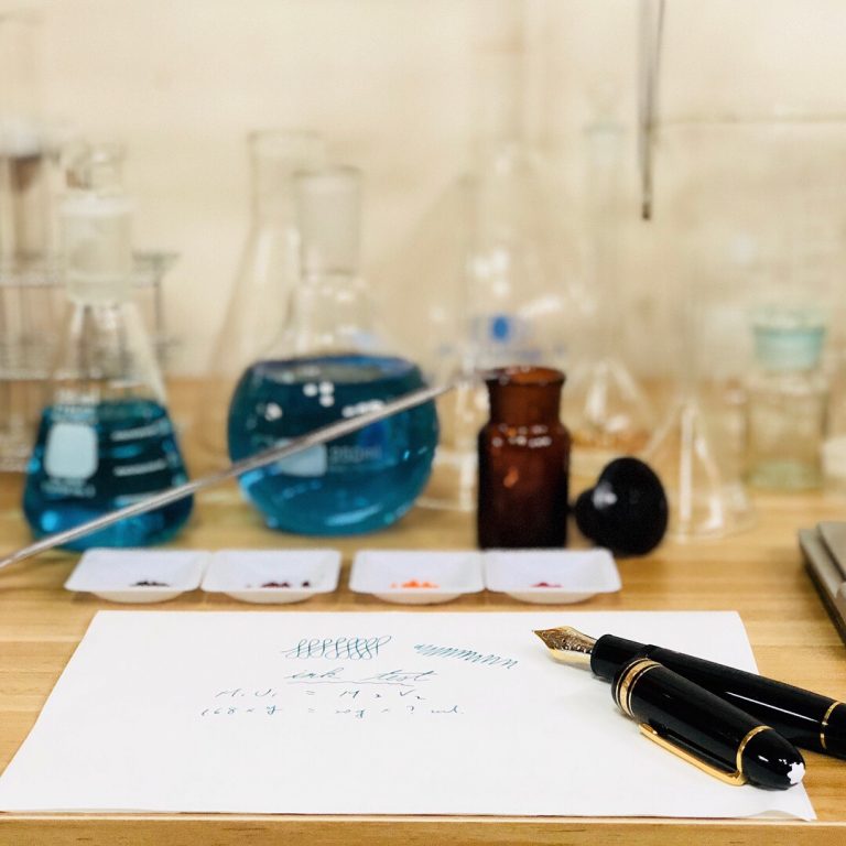 台湾のインク専門ブランド「インクインスティチュート」30本からオリジナルインク製作可能